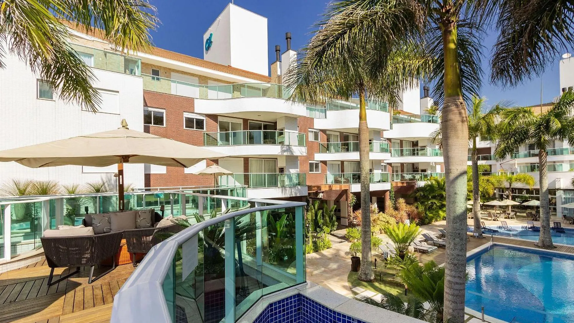 Boulevard Bombinhas: Luxury Beachfront Penthouse with Private Jacuzzi 0*, Bombinhas Brazil